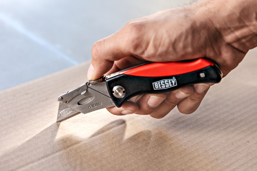 BESSEY Cuttermesser mit Kunststoffgriff DBKPH-EU