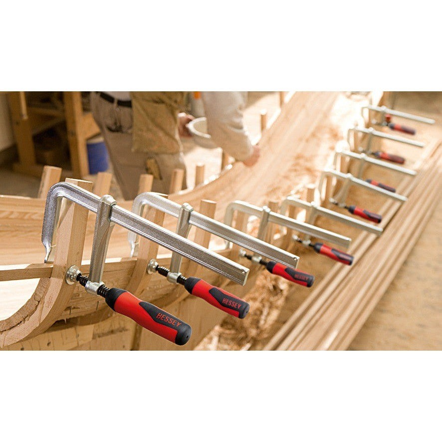 BESSEY 3101182 2K-Kunststoffgriff mit Gewindespindel TR 16x4 und wechselbarer Druckplatte