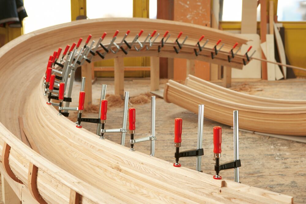 Temperguss vs. Ganzstahl: Welche BESSEY-Schraubzwinge passt zu Ihrem Projekt?