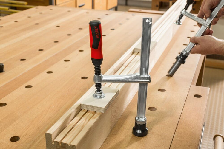 BESSEY Spannelement TW16 und TWV16, feste und variable Ausladung bis 3.000 N für 16 mm Lochraster