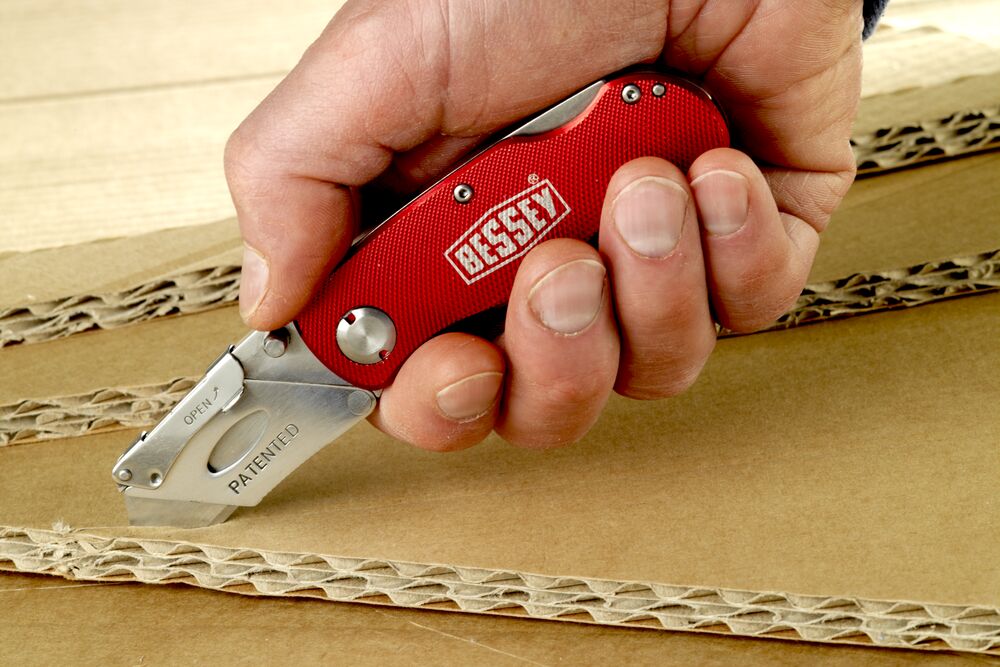 BESSEY Cuttermesser mit Aluminiumgriff DBKAH-EU