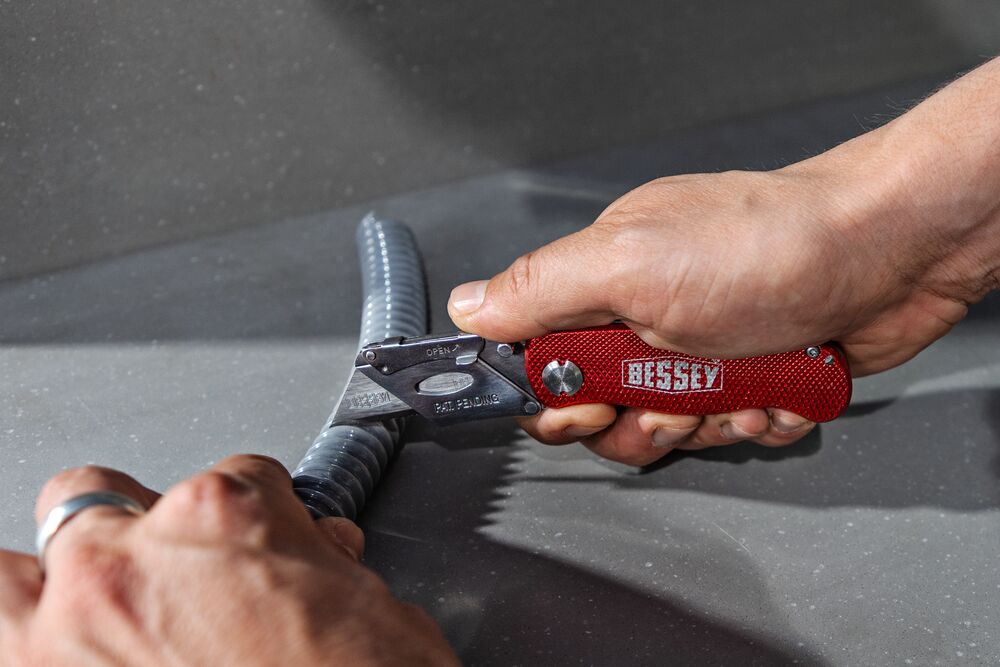 BESSEY Cuttermesser mit Aluminiumgriff DBKAH-EU
