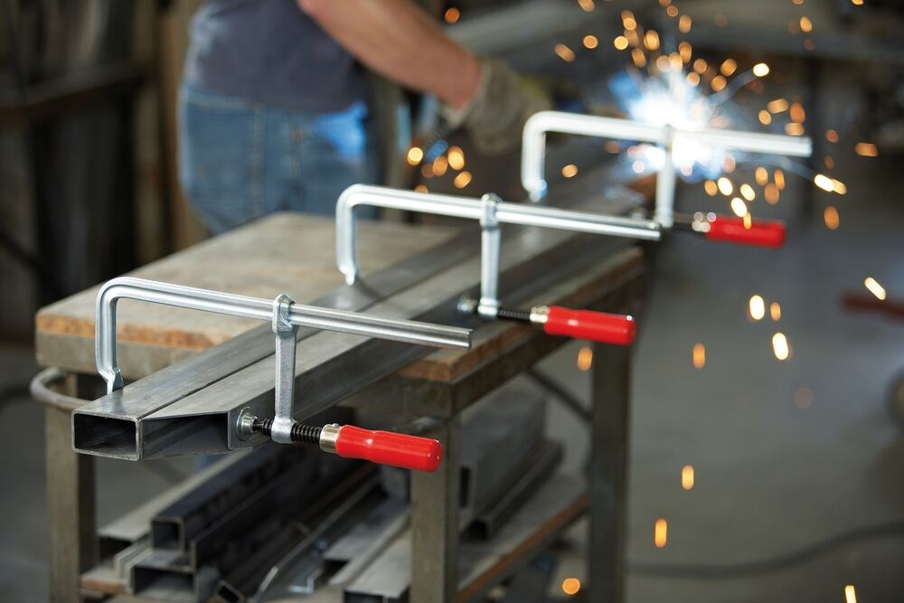 BESSEY Ganzstahl-Schraubzwinge GS10 - 100/50 mm mit Holzgriff