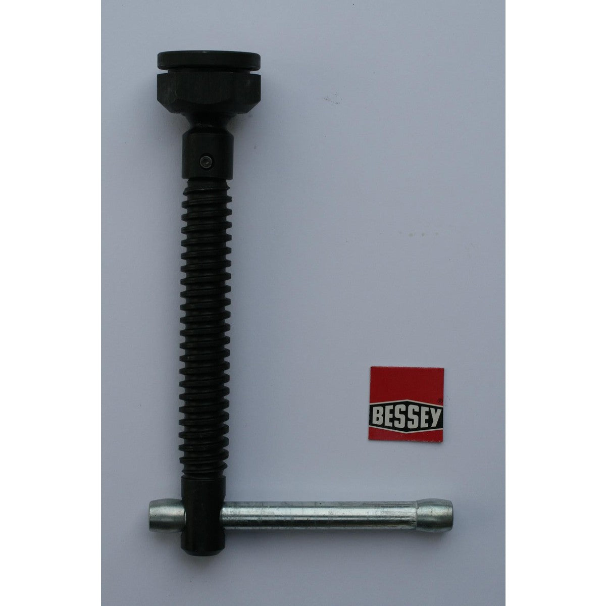 3100399 Knebelgriff mit starker Druckplatte, Bessey Hochleistungszwingen